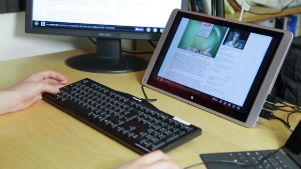 Auch stationär kann das Tablet gut genutzt werden. (Bild:Fabian Hamacher/Golem.de)